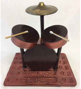 Batterie de musique en chocolat noir